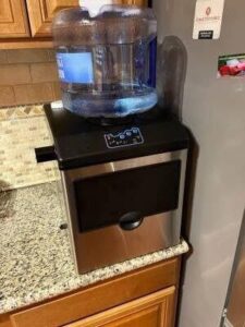 2-in-1 Countertop Ice Maker & Chilled-Water Dispenser — 48 lbs/Day, 5 lbs Basket photo review
